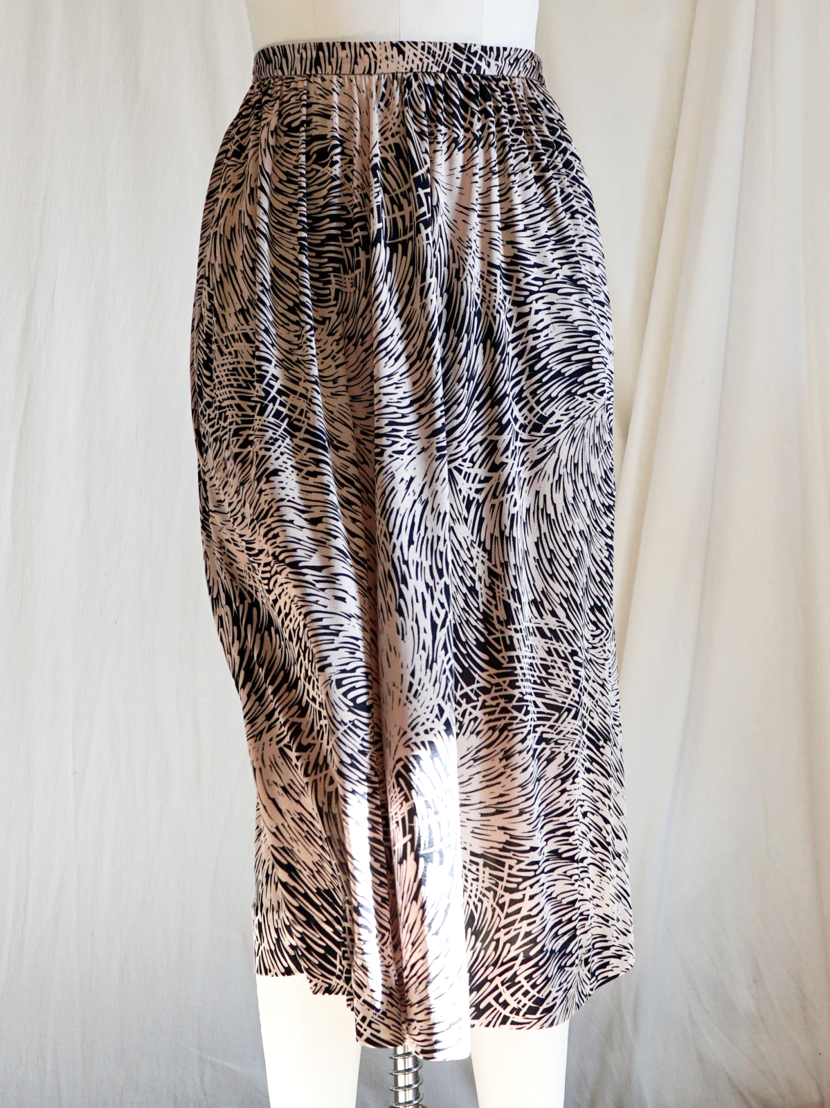 Vintage Halston Champagne Skirt-closiTherapi | vinTage
