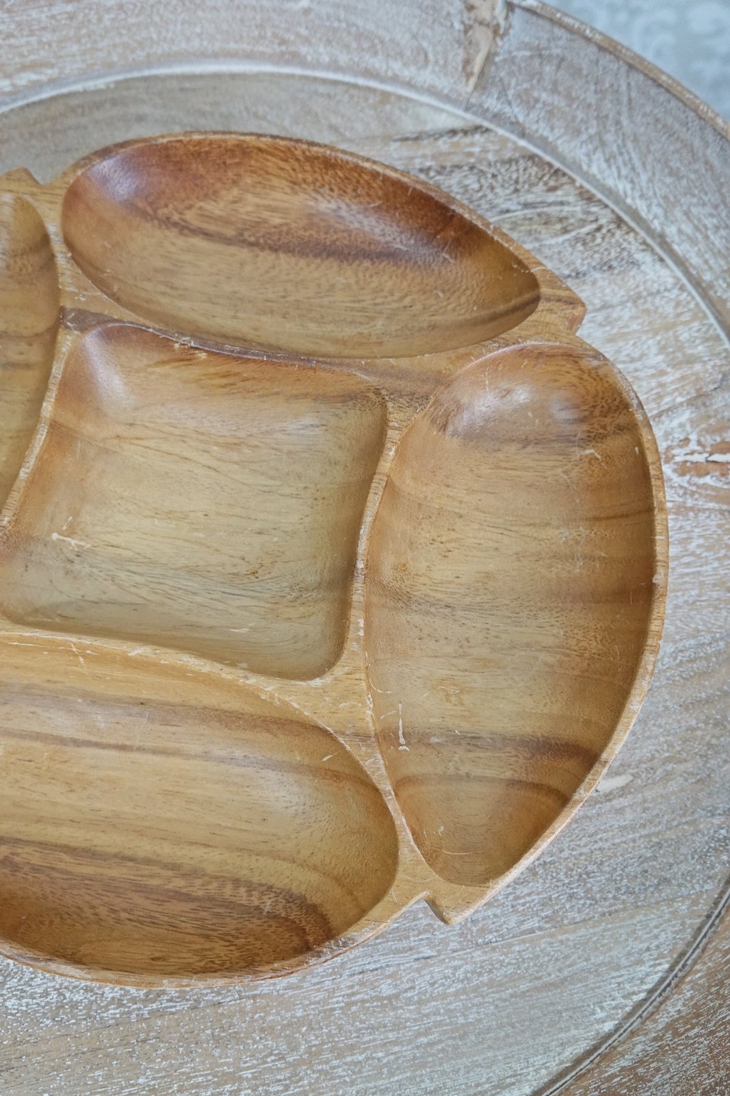 Vintage Hand Carved Wood Snack Tray-closiTherapi | vinTage