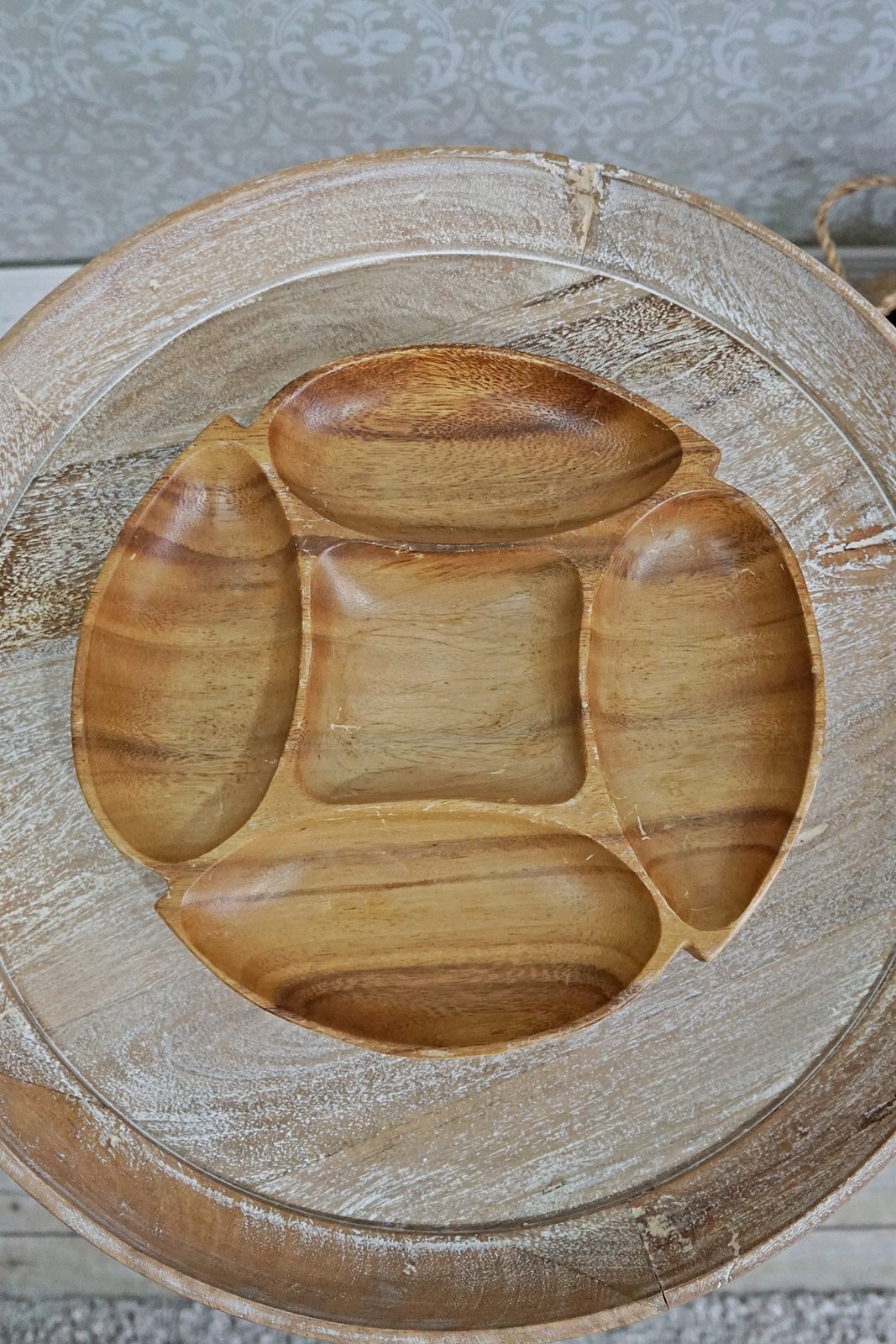 Vintage Hand Carved Wood Snack Tray-closiTherapi | vinTage