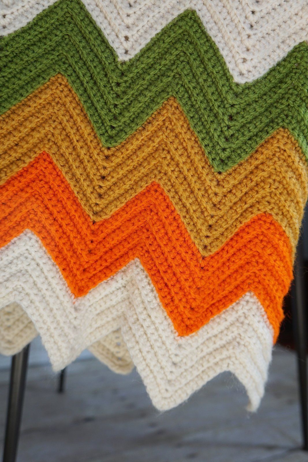 Vintage Handknit Bold Chevron Blanket-closiTherapi | vinTage