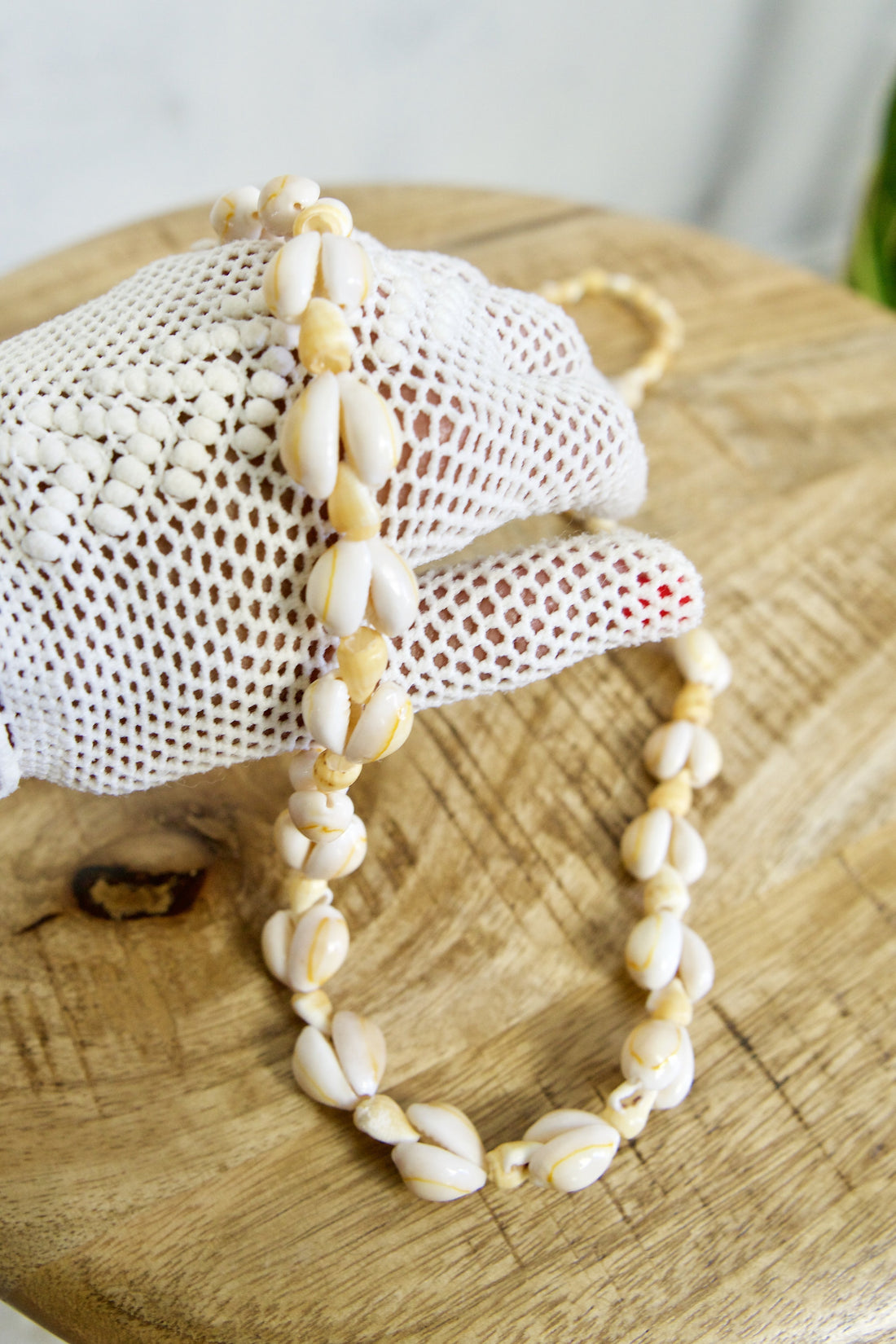 Vintage Handmade Natural Cowrie Shell Necklace-closiTherapi | vinTage