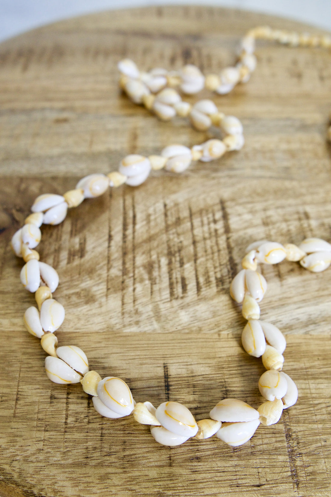 Vintage Handmade Natural Cowrie Shell Necklace-closiTherapi | vinTage