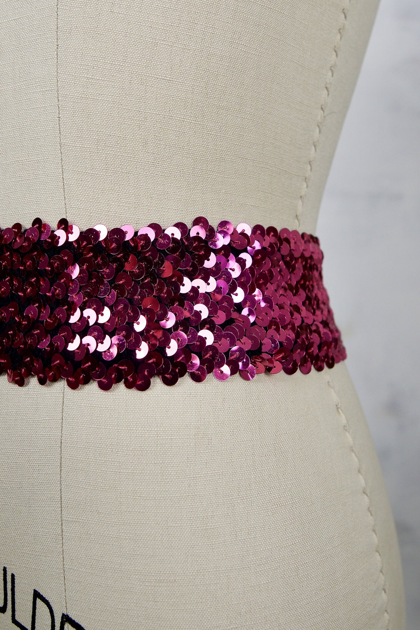 Vintage Hot Pink Sequin Stretch Disco Belt therapi Vintage Hot Pink Sequin Stretch Disco Belt therapi
