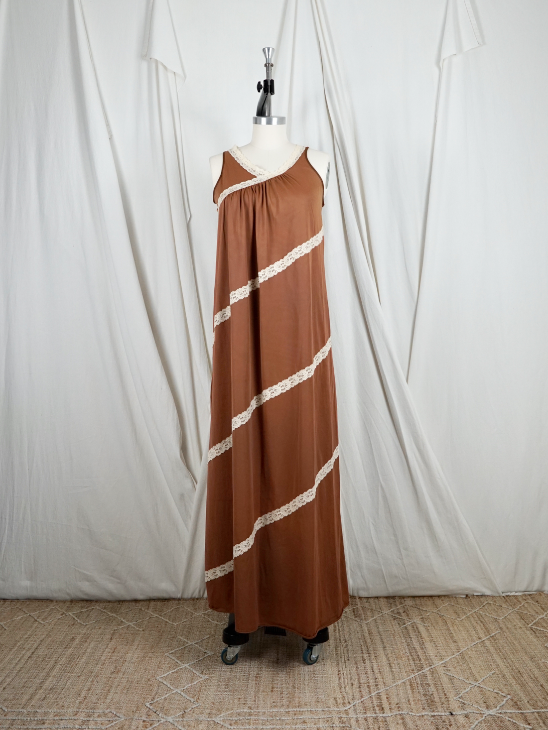 Vintage Incense Lace Maxi Nightgown-closiTherapi | vinTage