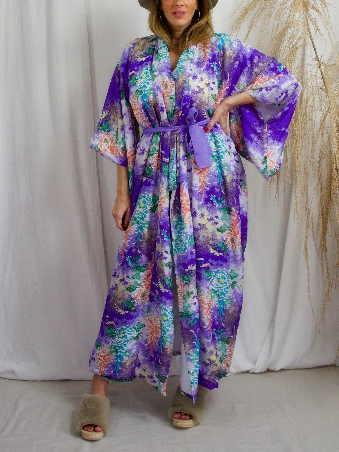 Vintage Japanese Floral Silk Kimono-closiTherapi | vinTage