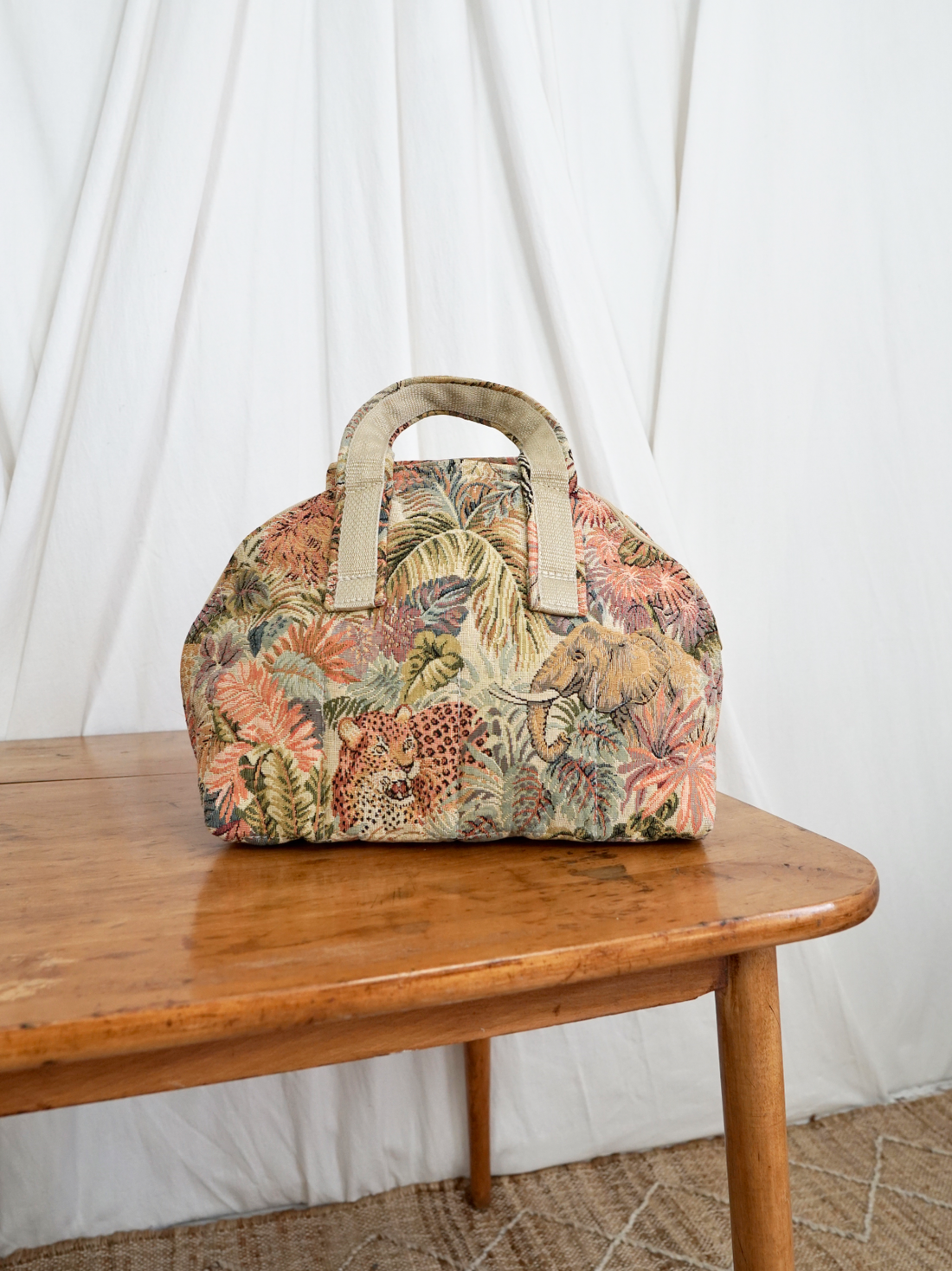 Vintage Jungle Tapestry Travel Bag-closiTherapi | vinTage