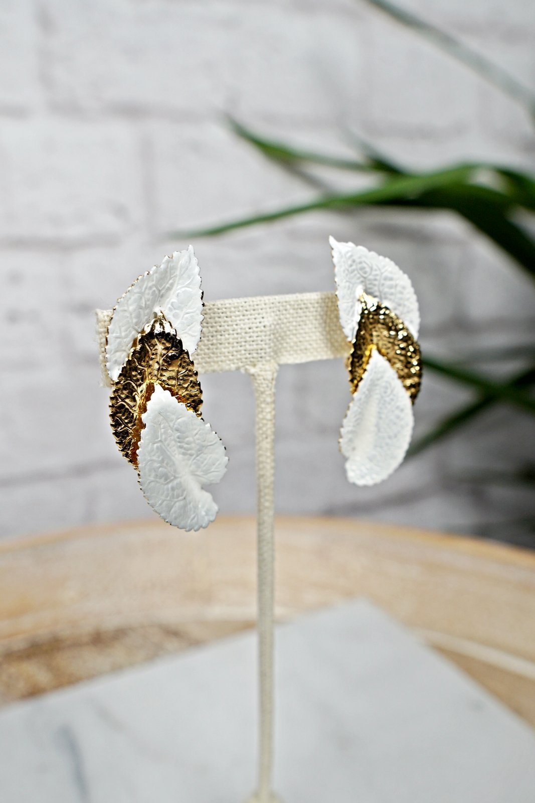 Vintage Layered Leaves Gilded Earrings-closiTherapi | vinTage