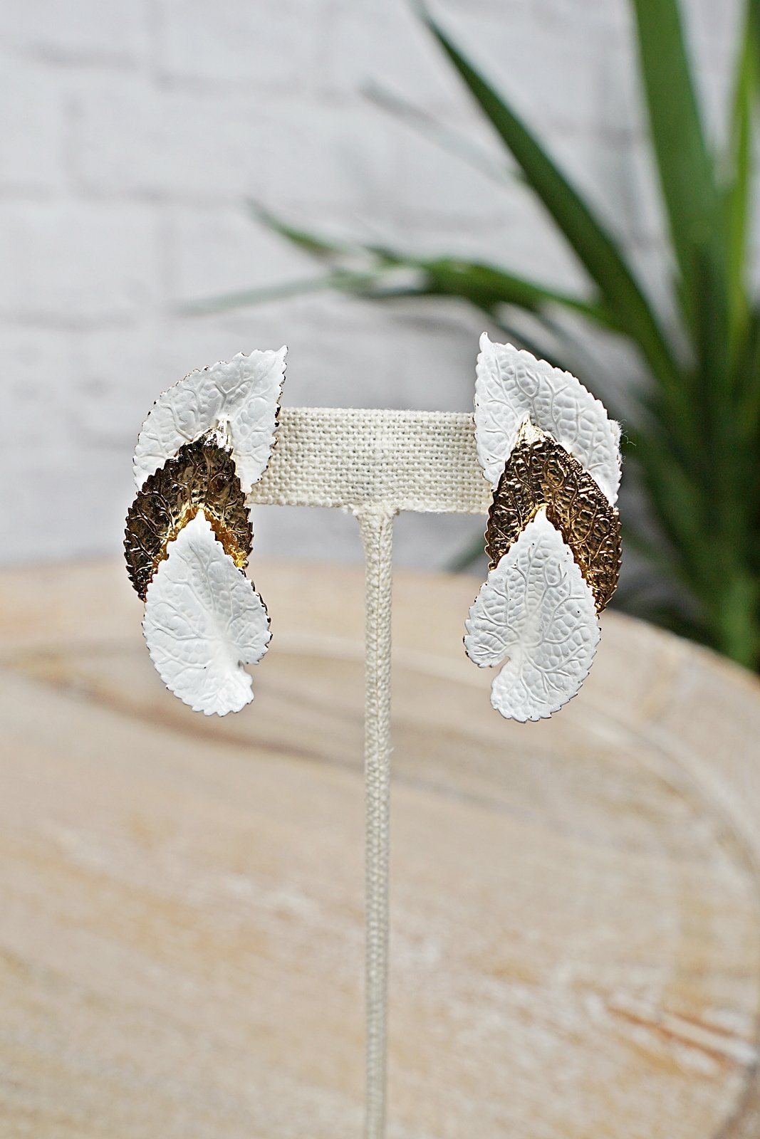 Vintage Layered Leaves Gilded Earrings-closiTherapi | vinTage