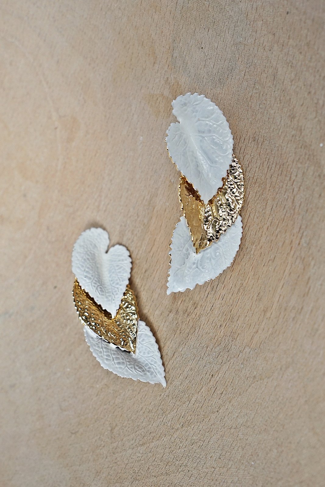 Vintage Layered Leaves Gilded Earrings-closiTherapi | vinTage