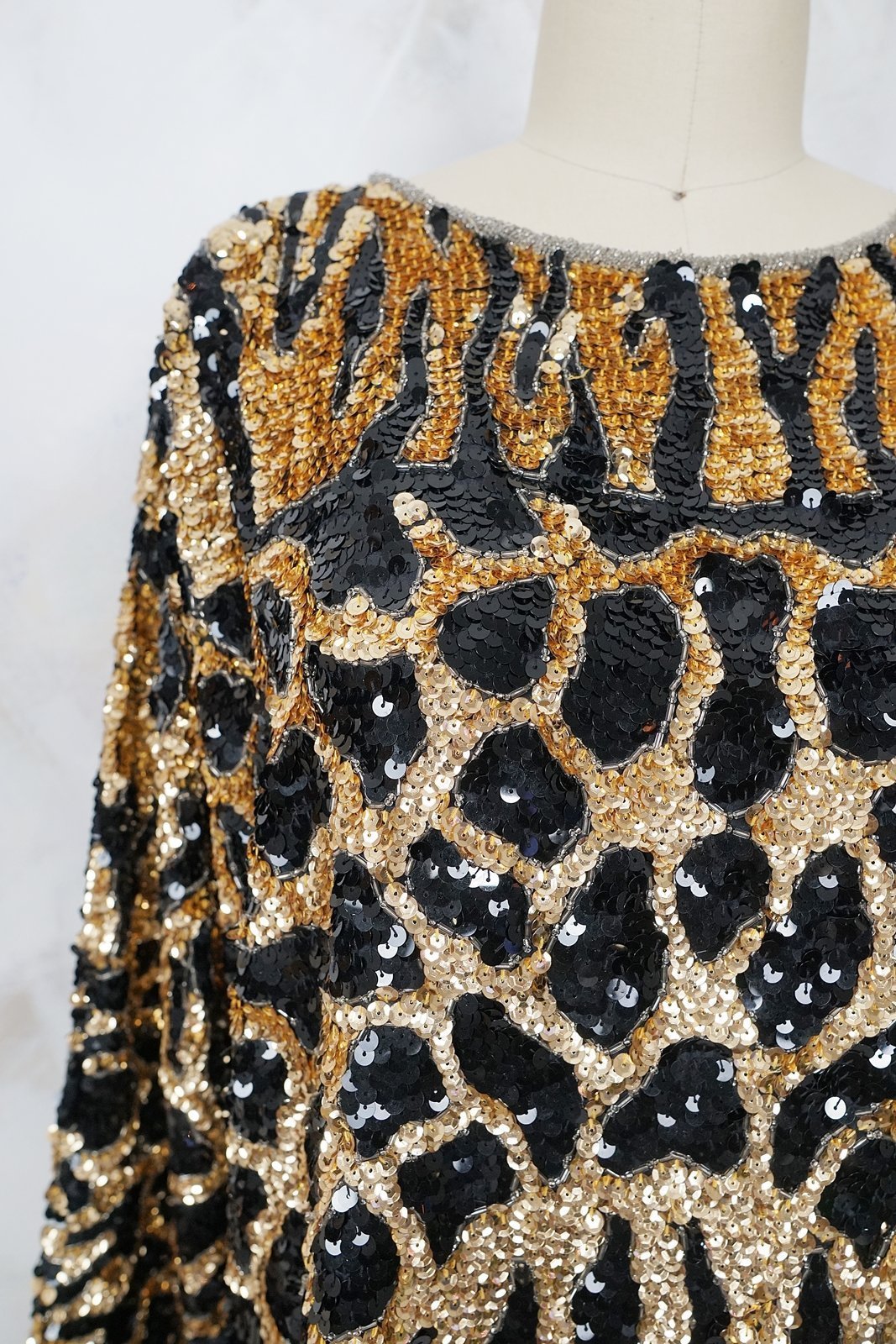 Vintage Leopard Sequin Silk Top-closiTherapi | vinTage