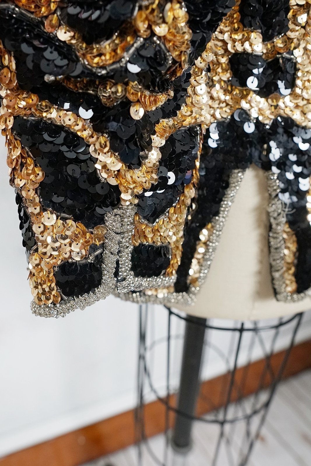 Vintage Leopard Sequin Silk Top-closiTherapi | vinTage