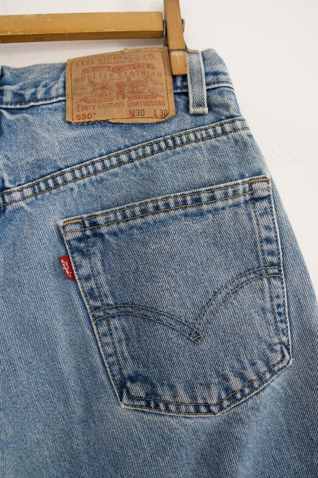 Vintage Levi's 550 Relaxed Fit Jeans - 29" Waist-closiTherapi | vinTage