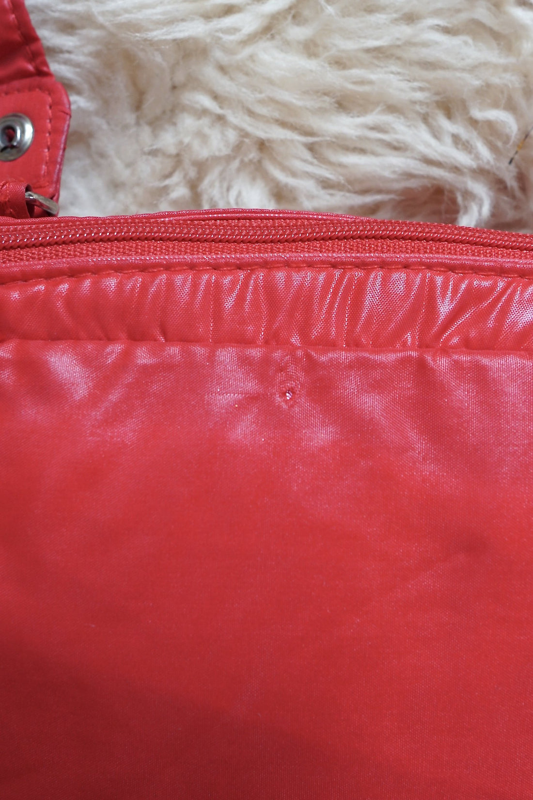 Vintage Lipstick Red Nylon Bag-closiTherapi | vinTage