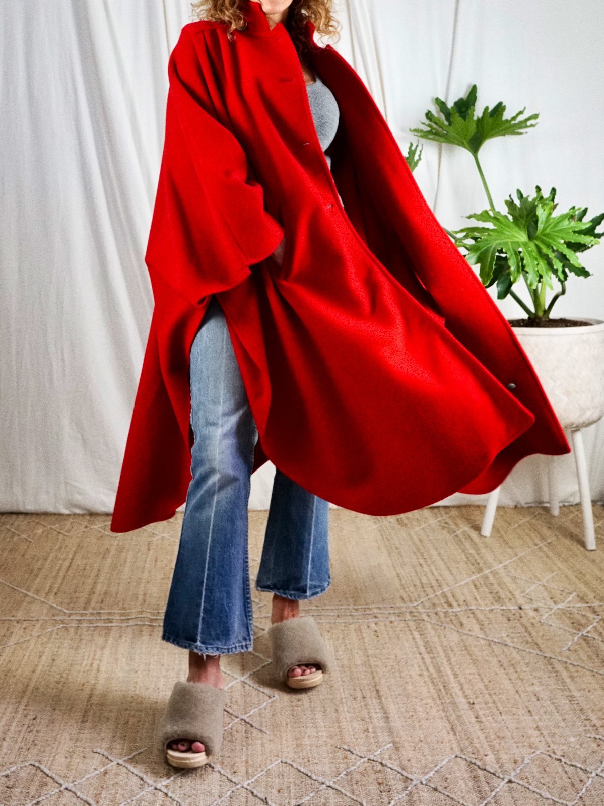Vintage Lipstick Red Pleated Wool Cape-closiTherapi | vinTage
