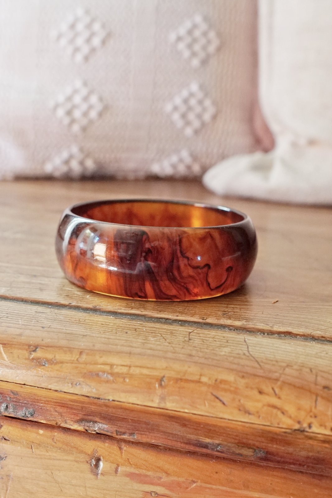 Vintage Lucite Tortoise Bangle Bracelet-closiTherapi | vinTage