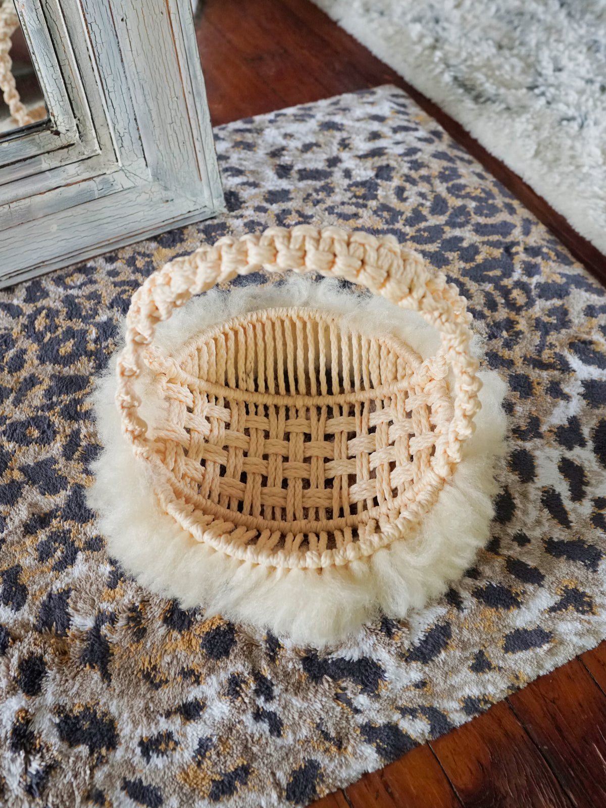 Vintage Macrame Fluffy Yellow Basket-closiTherapi | vinTage