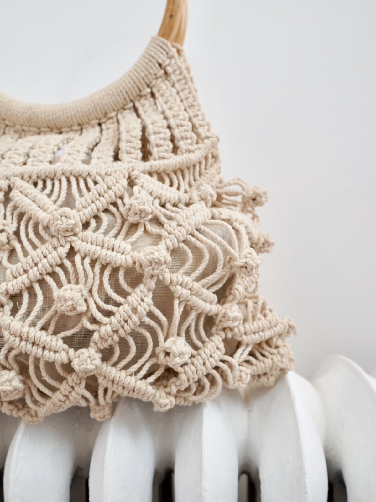 Vintage Macrame Wood Handle Tote Bag-closiTherapi | vinTage