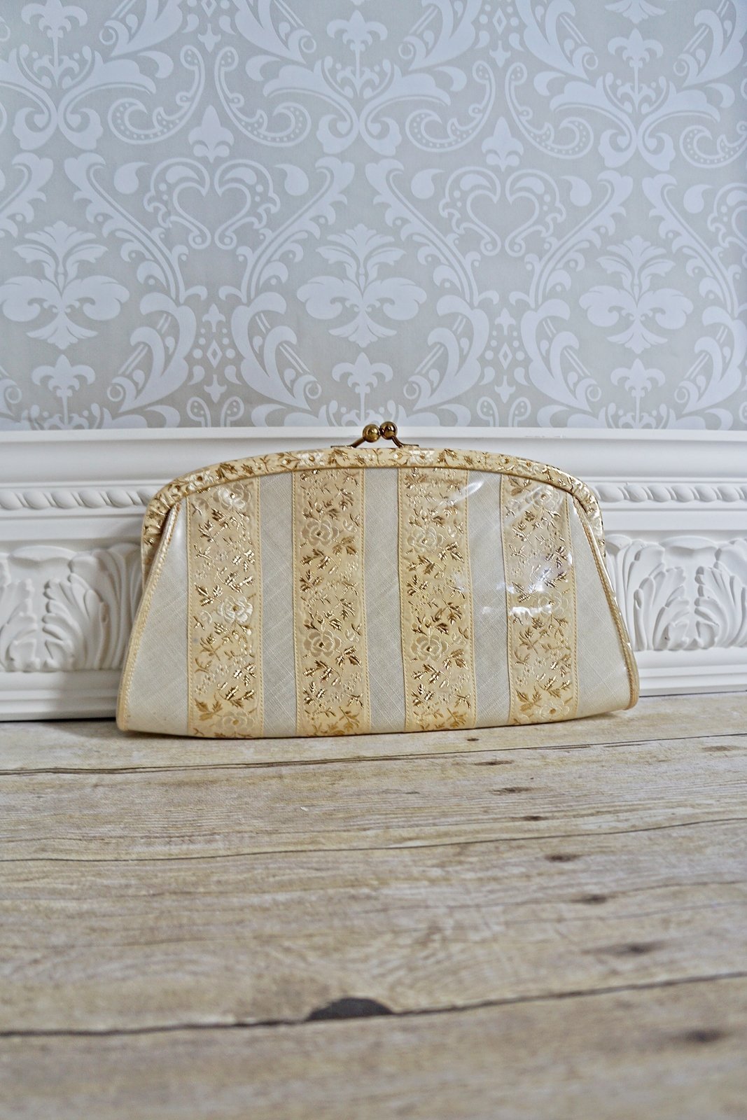 Vintage Metallic Vinyl Floral Clutch-closiTherapi | vinTage