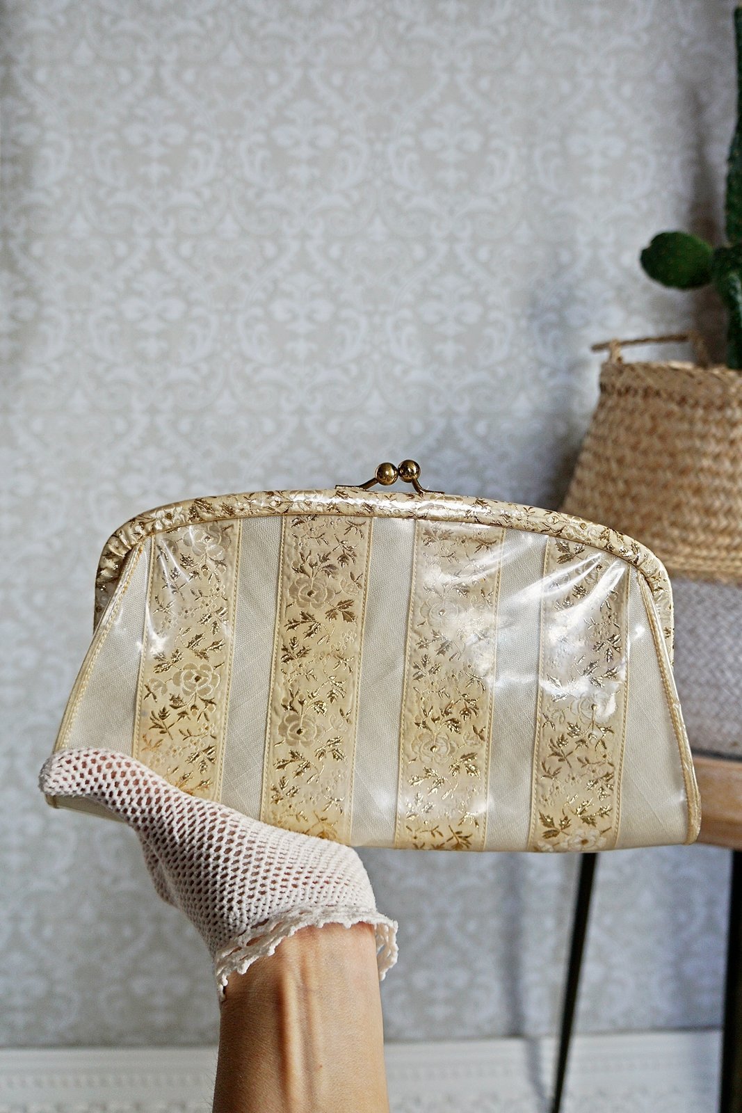 Vintage Metallic Vinyl Floral Clutch-closiTherapi | vinTage