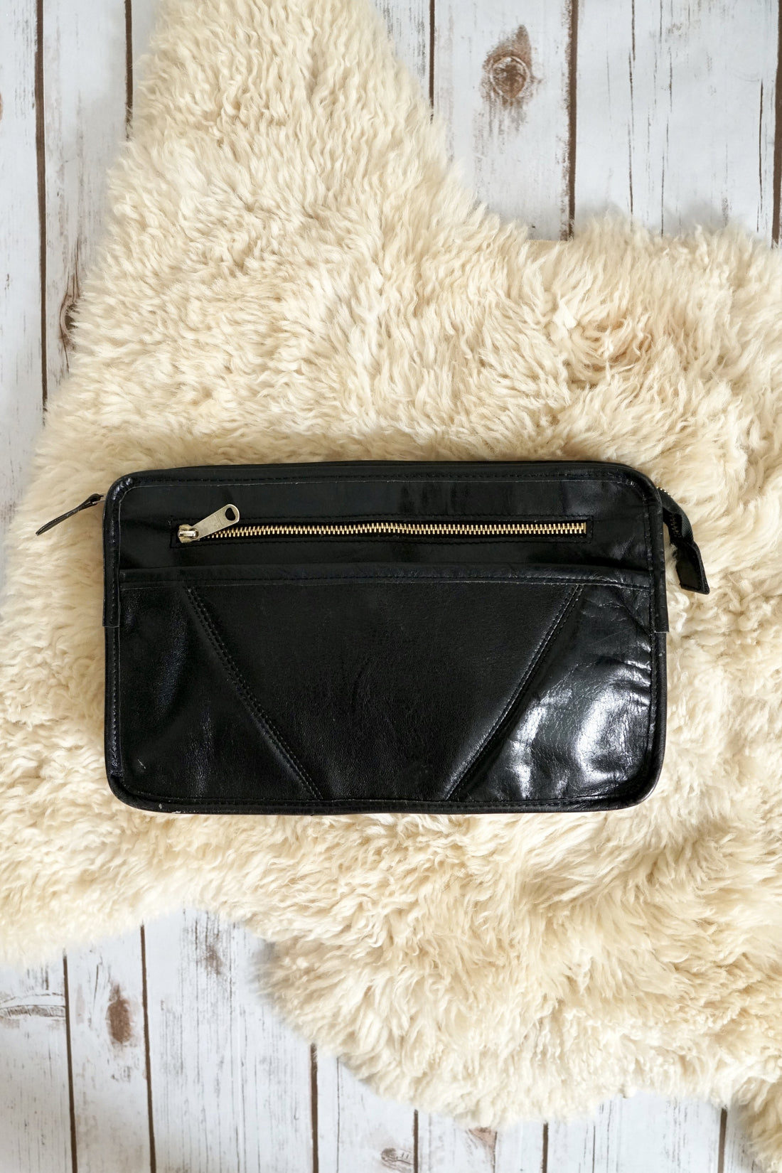 Vintage Minimalist Leather Clutch-closiTherapi | vinTage