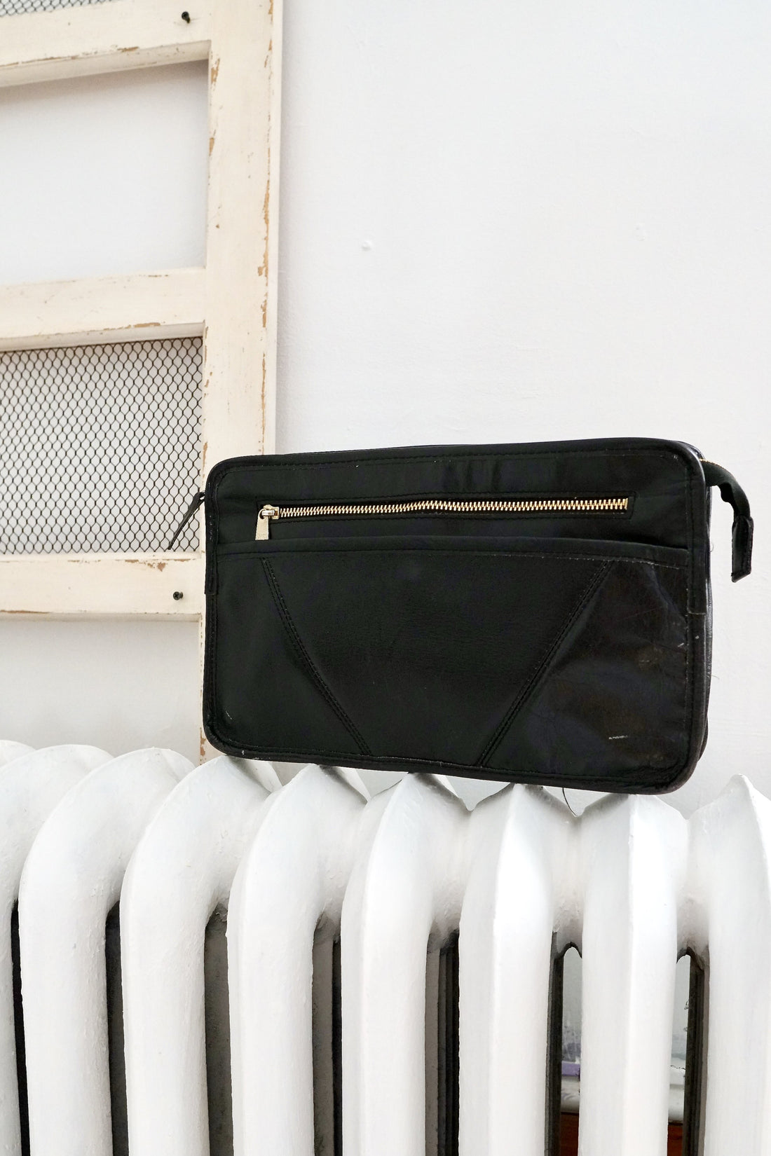 Vintage Minimalist Leather Clutch-closiTherapi | vinTage