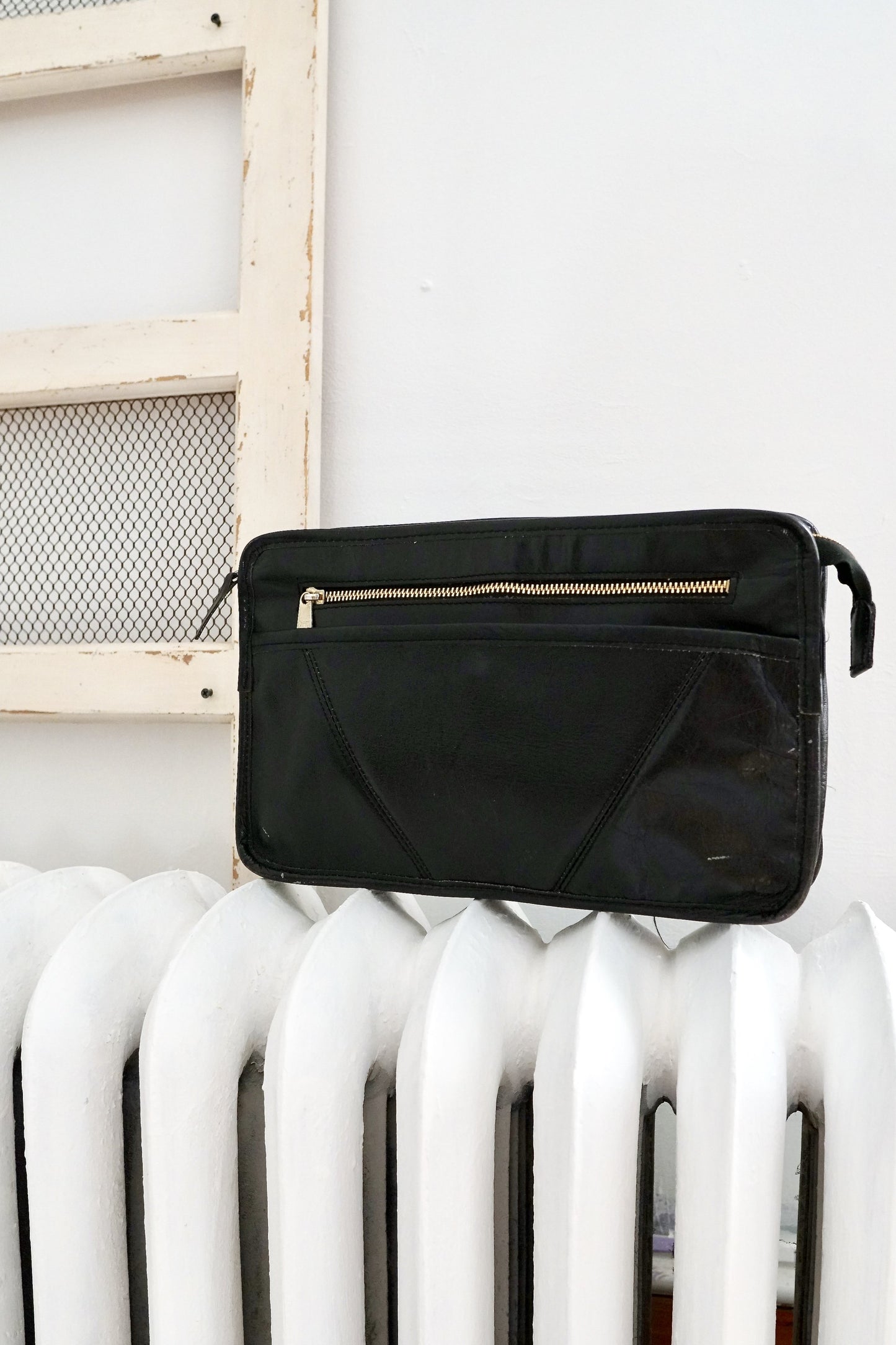 Vintage Minimalist Leather Clutch-closiTherapi | vinTage