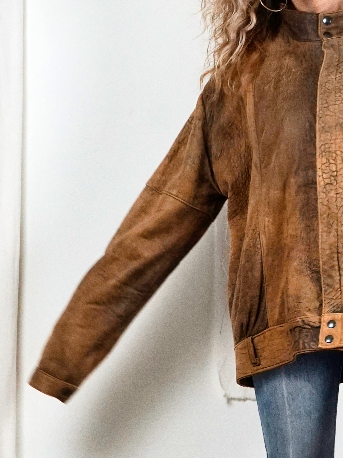 Vintage Nutmeg Leather Bomber Jacket-closiTherapi | vinTage