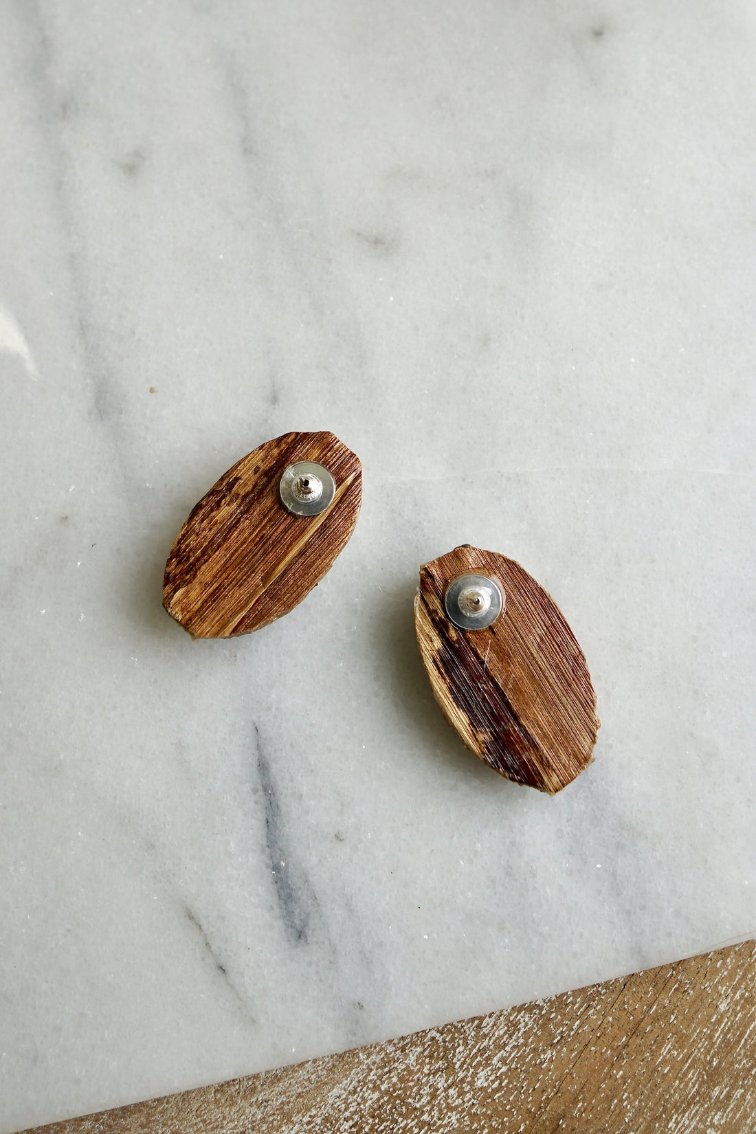 Vintage Oblong Raffia Earrings-closiTherapi | vinTage