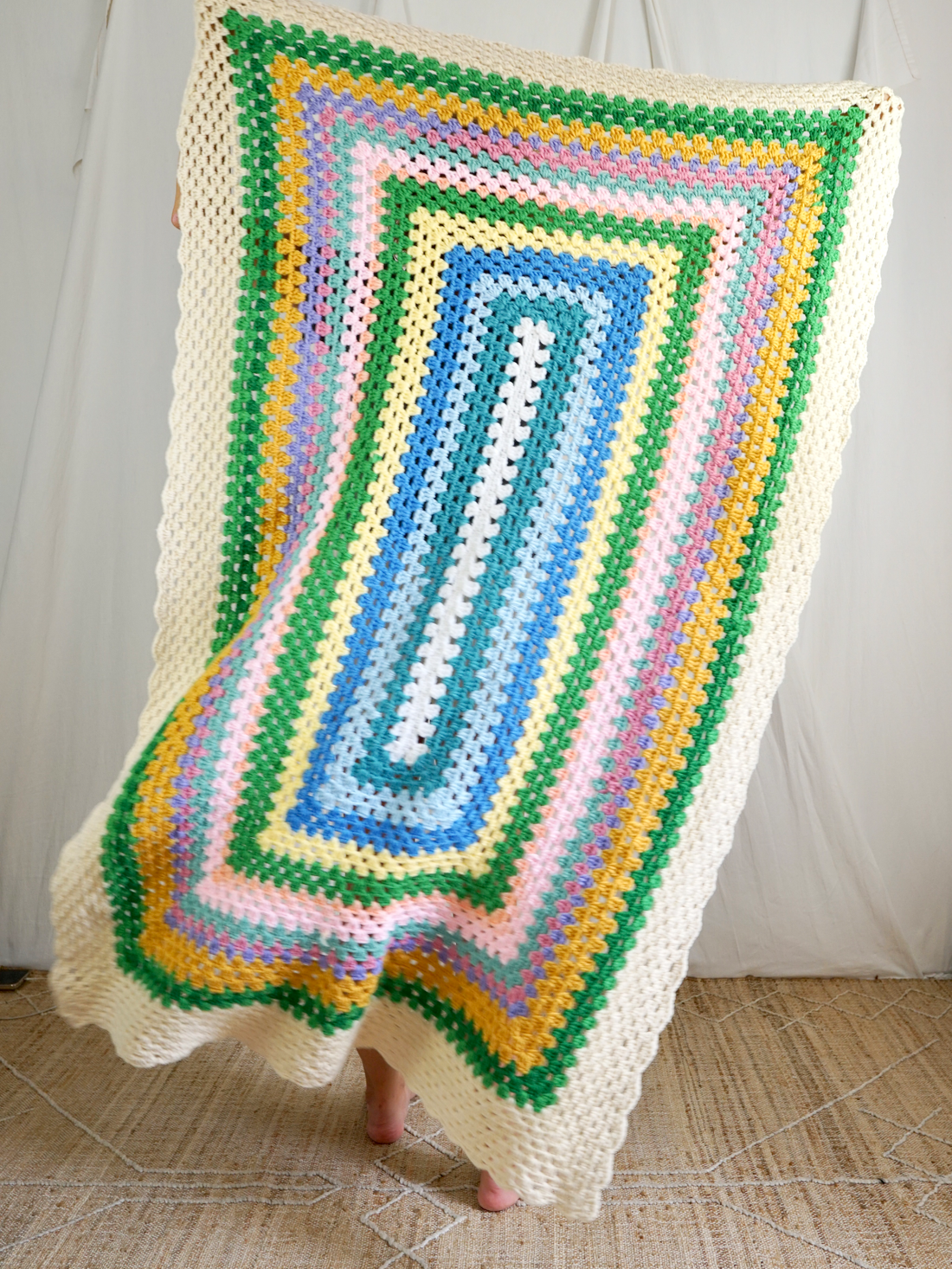 Vintage Op Art Pastel Crochet Blanket-closiTherapi | vinTage