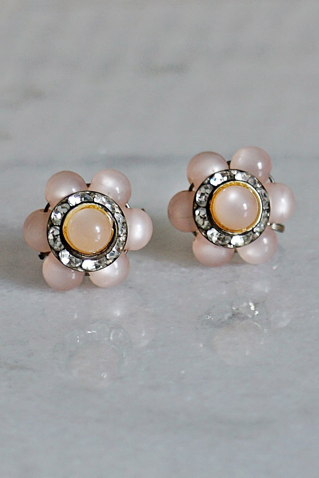 Vintage Pale Pink Petite Floral Earrings-closiTherapi | vinTage
