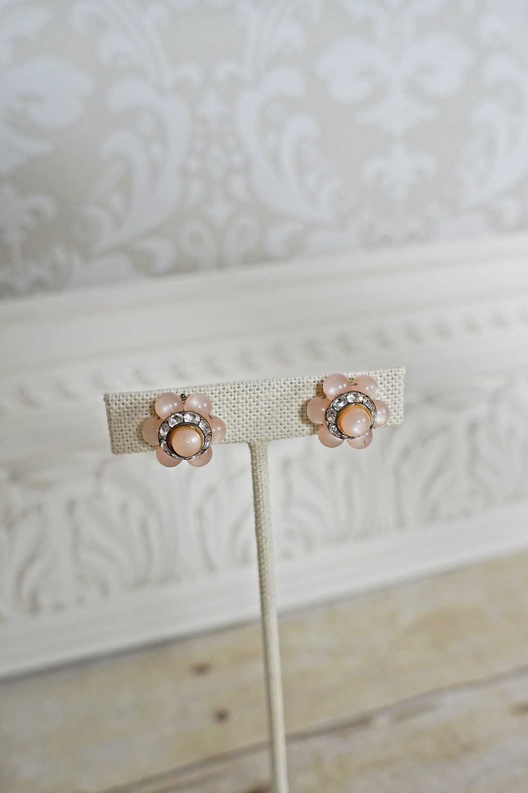 Vintage Pale Pink Petite Floral Earrings-closiTherapi | vinTage