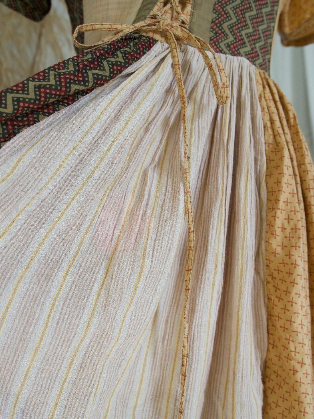Vintage Patchwork Corset Peasant Dress-closiTherapi | vinTage