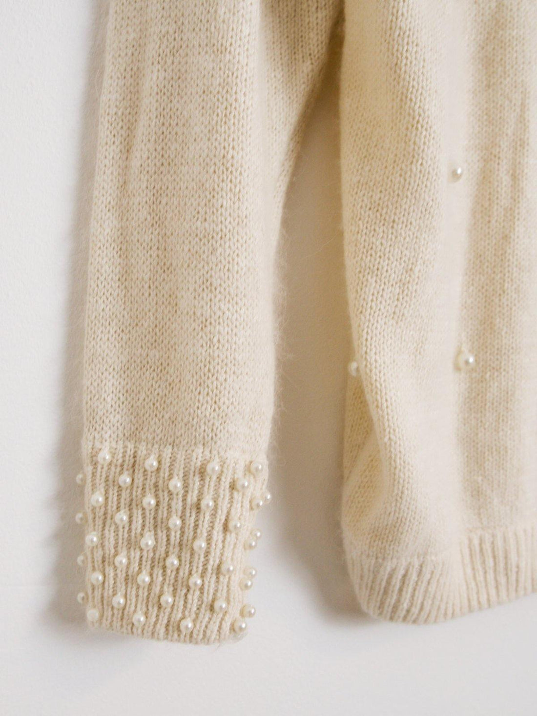Vintage Pearl Teardrop Sweater-closiTherapi | vinTage