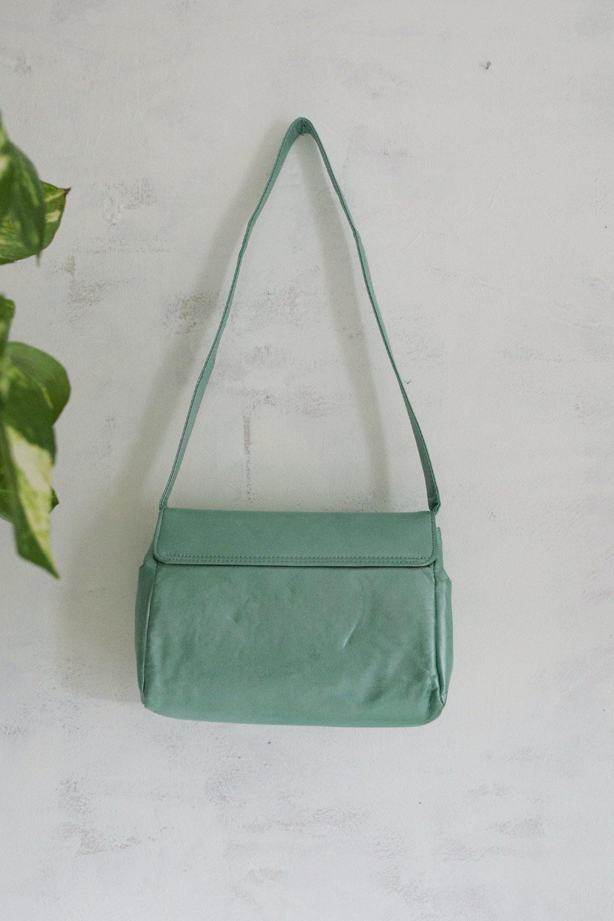 Vintage Pearlescent Mint Green Bag-closiTherapi | vinTage
