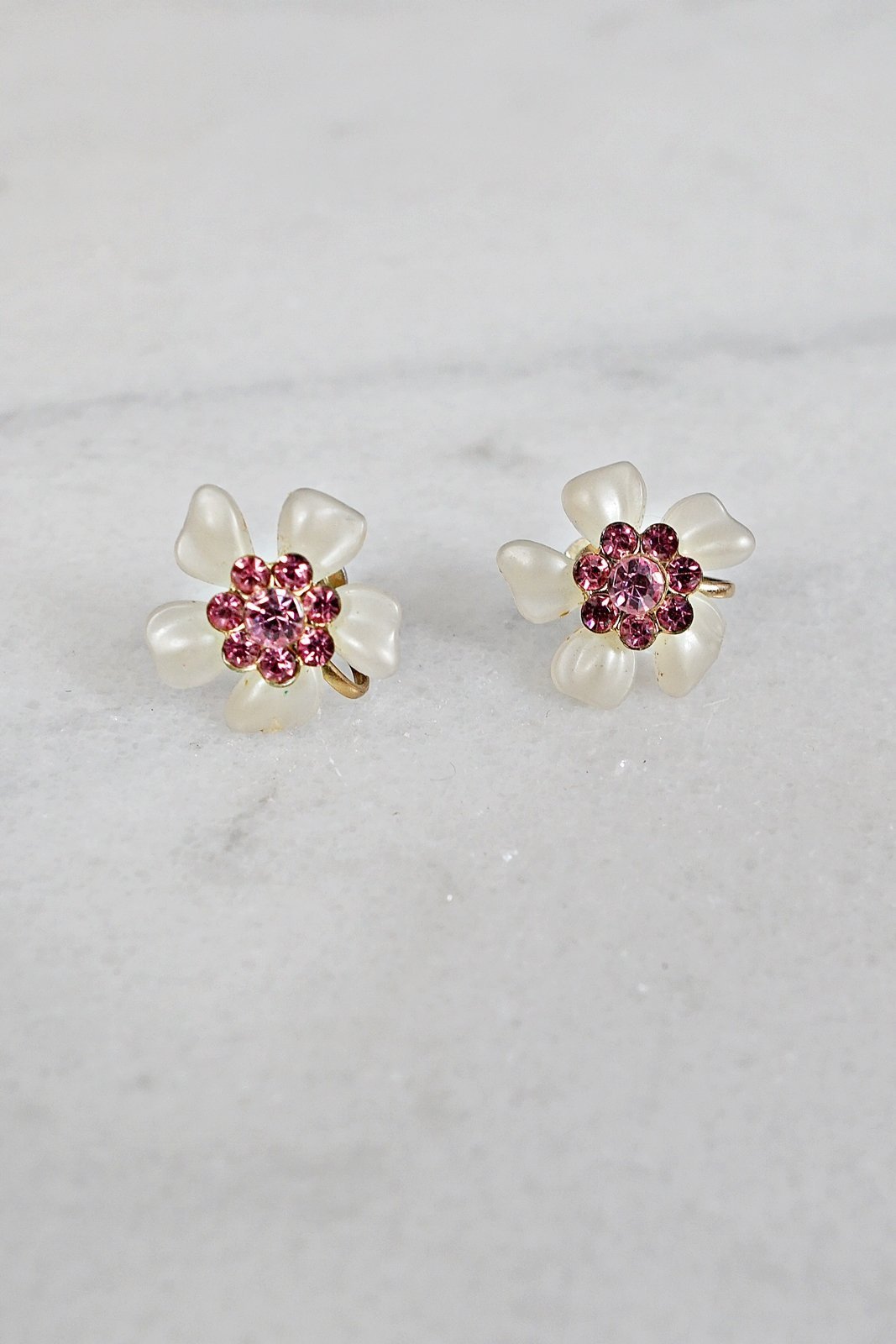 Vintage Petite Sparkle Floral Earrings-closiTherapi | vinTage