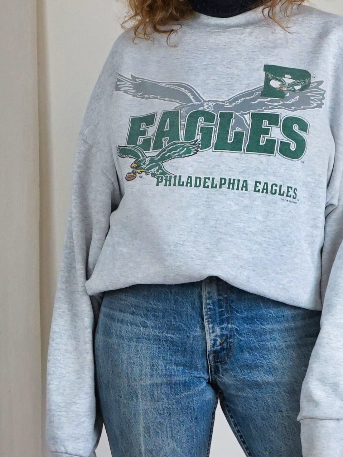 Vintage Philadelphia Eagles Cozy Sweatshirt-closiTherapi | vinTage