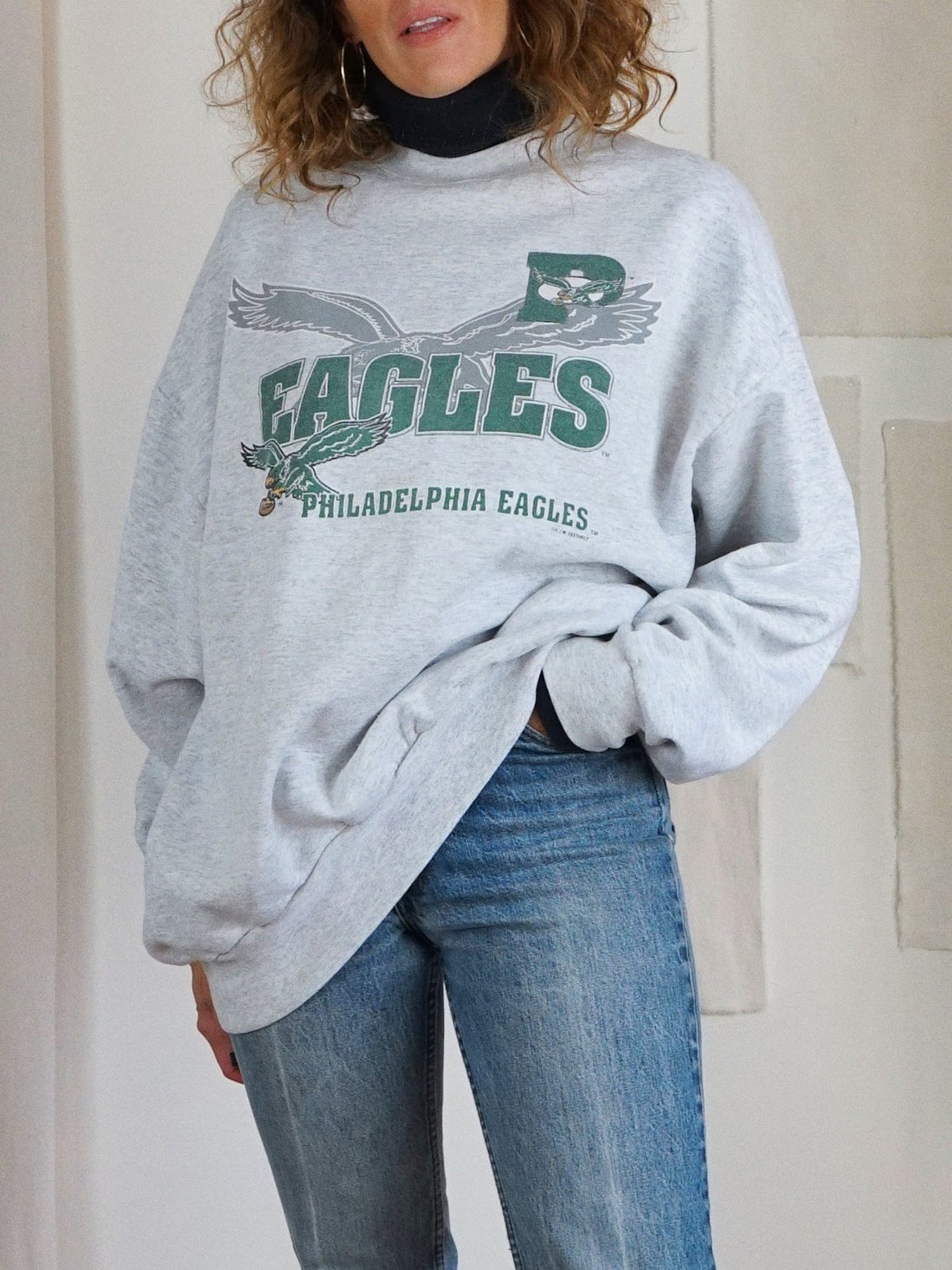 Vintage Philadelphia Eagles Cozy Sweatshirt-closiTherapi | vinTage