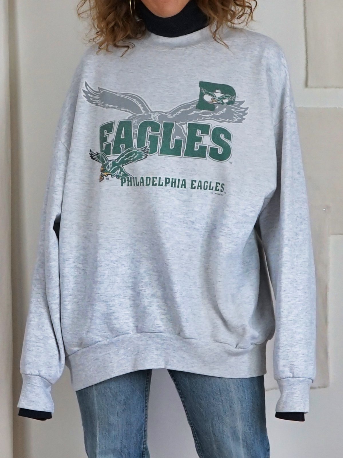 Vintage Philadelphia Eagles Cozy Sweatshirt-closiTherapi | vinTage