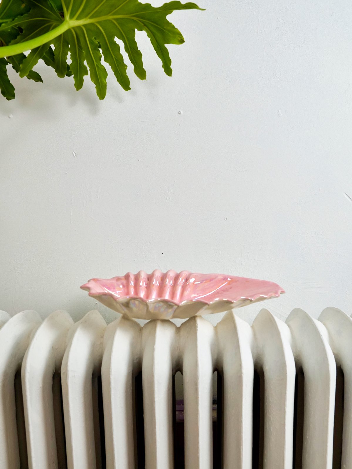 Vintage Pink Ceramic Scalloped Shell Bowl-closiTherapi | vinTage