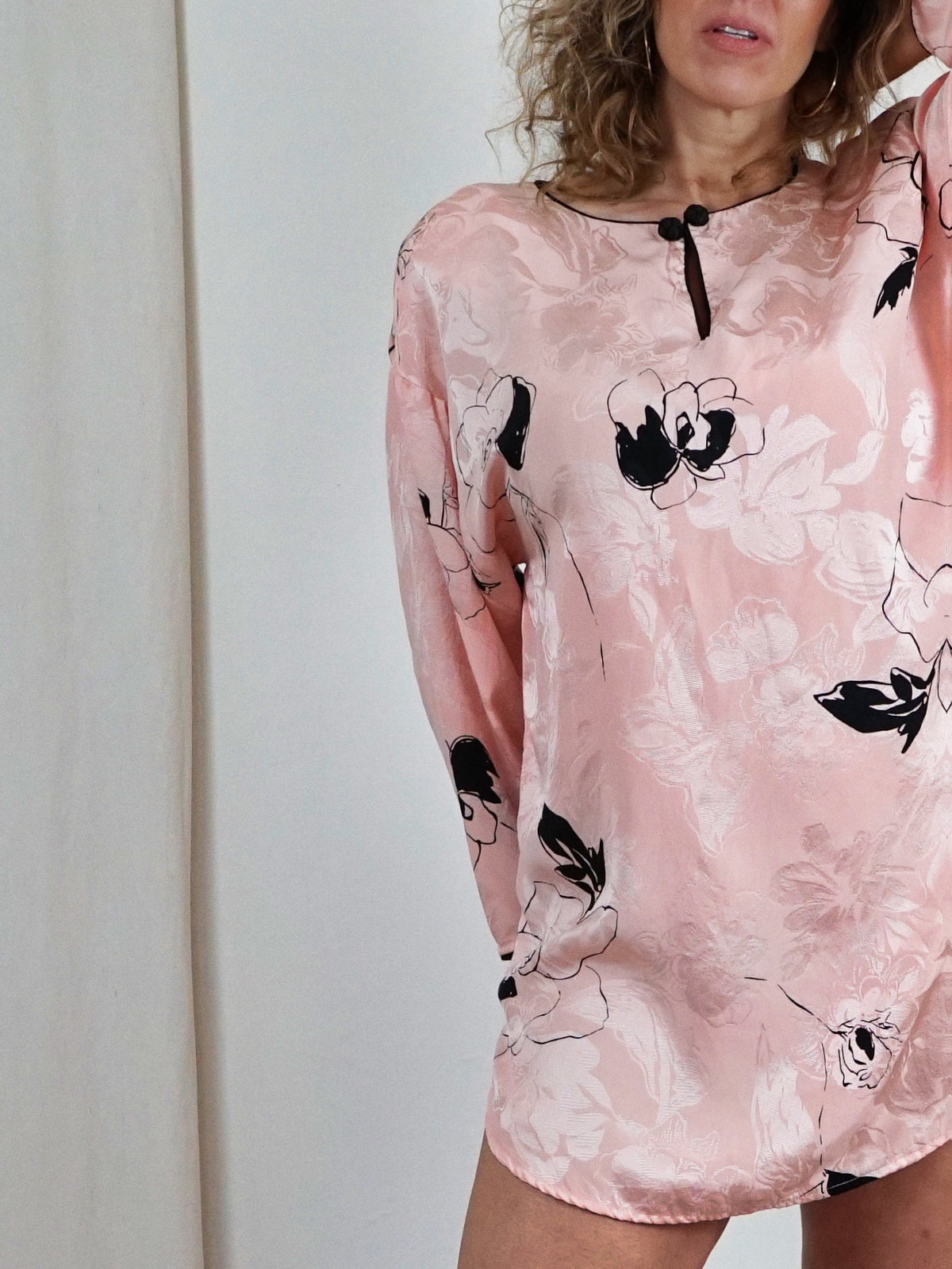 Vintage Pink Floral Sketch Blouse-closiTherapi | vinTage