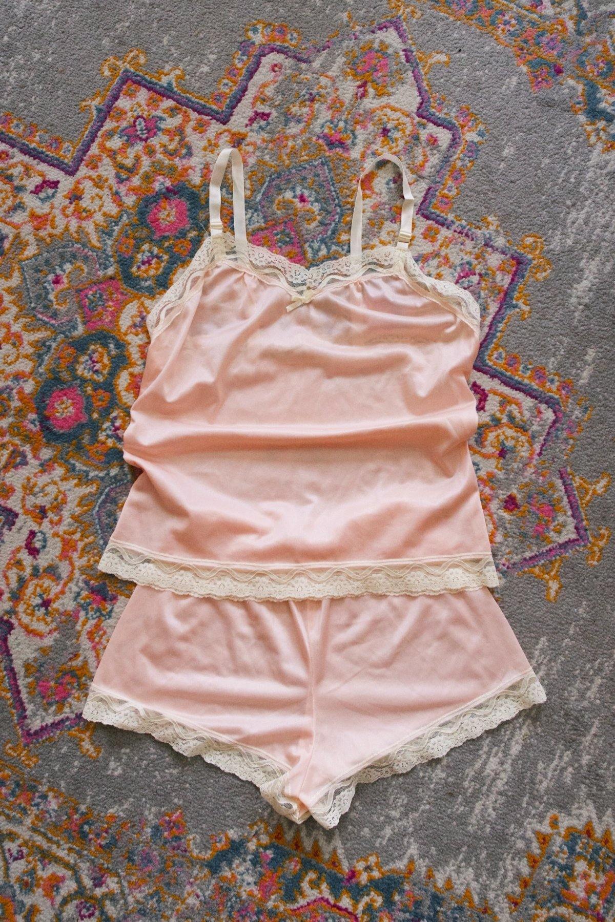 Vintage Pink Lace Lingerie Set – therapi