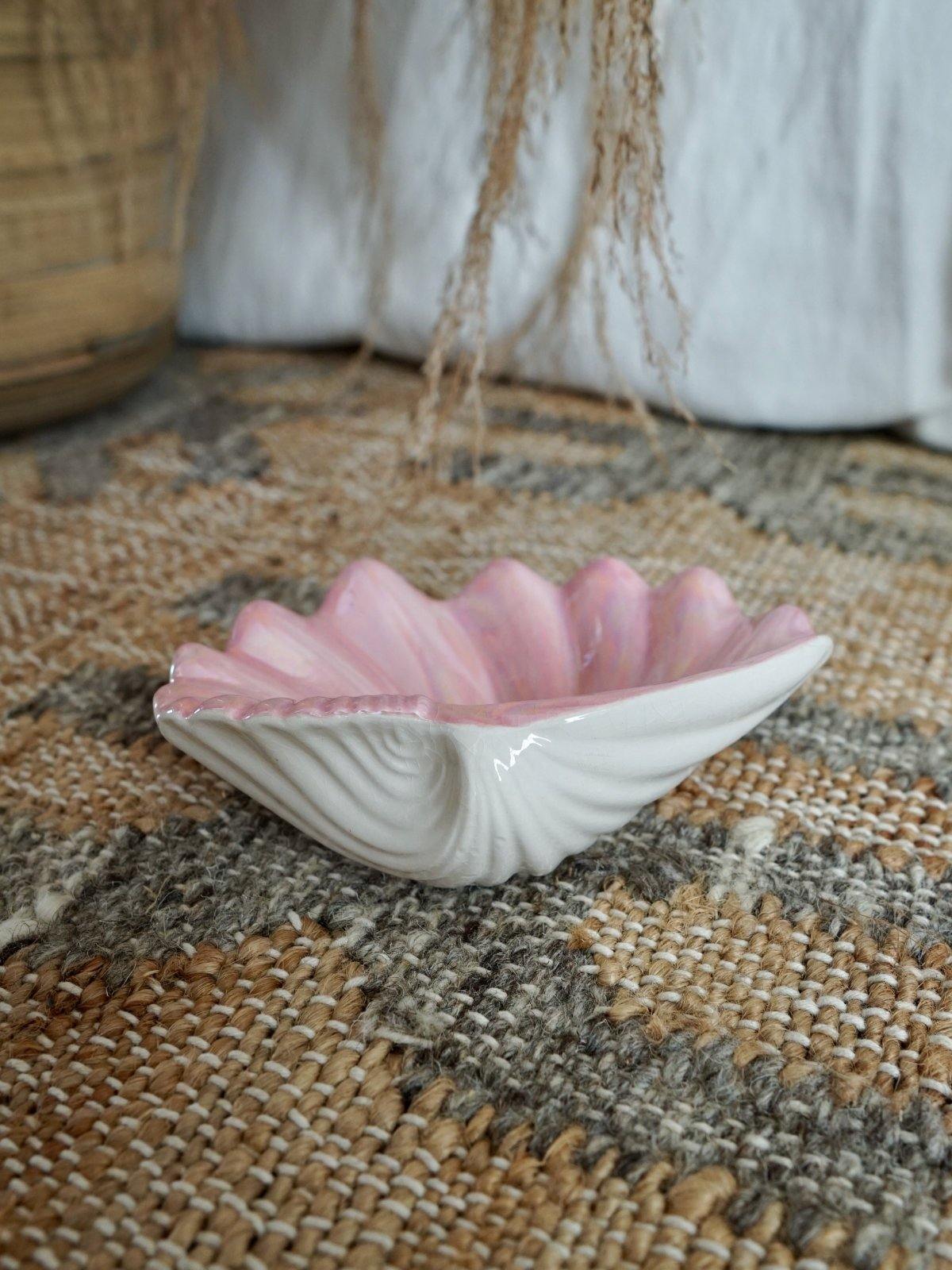Vintage Pink Shell Trinket Holder-closiTherapi | vinTage