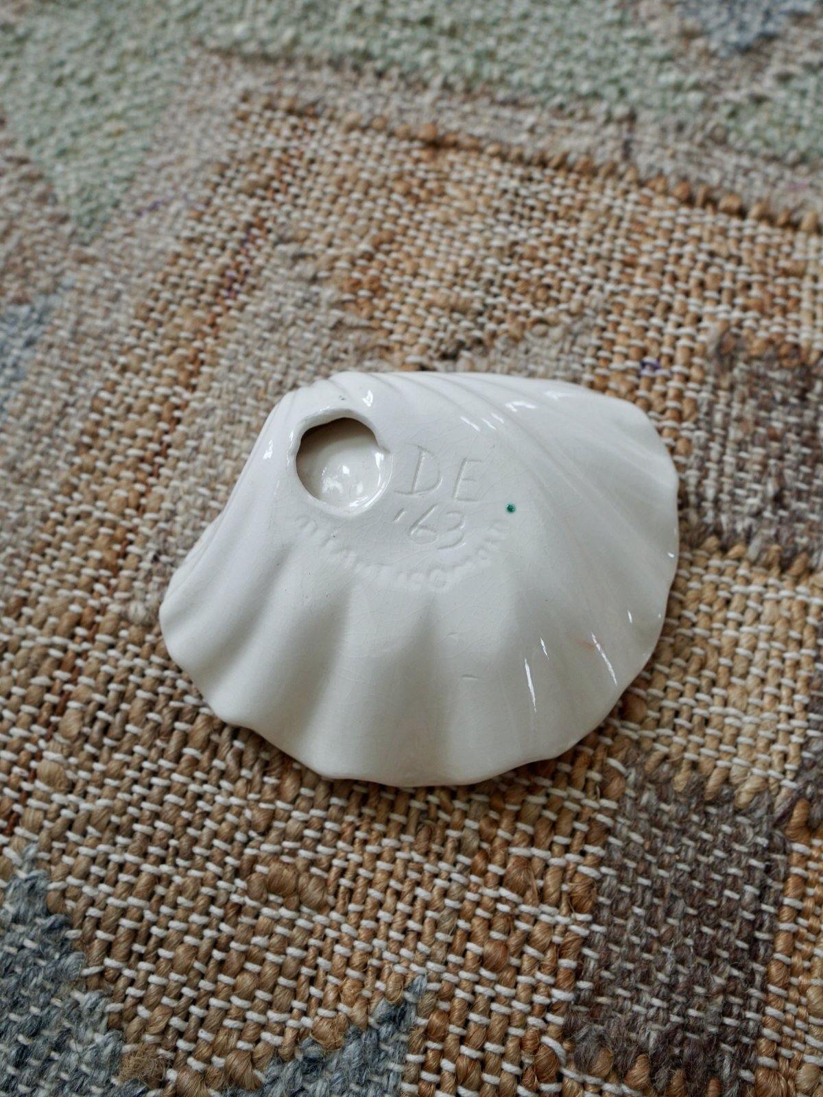 Vintage Pink Shell Trinket Holder-closiTherapi | vinTage