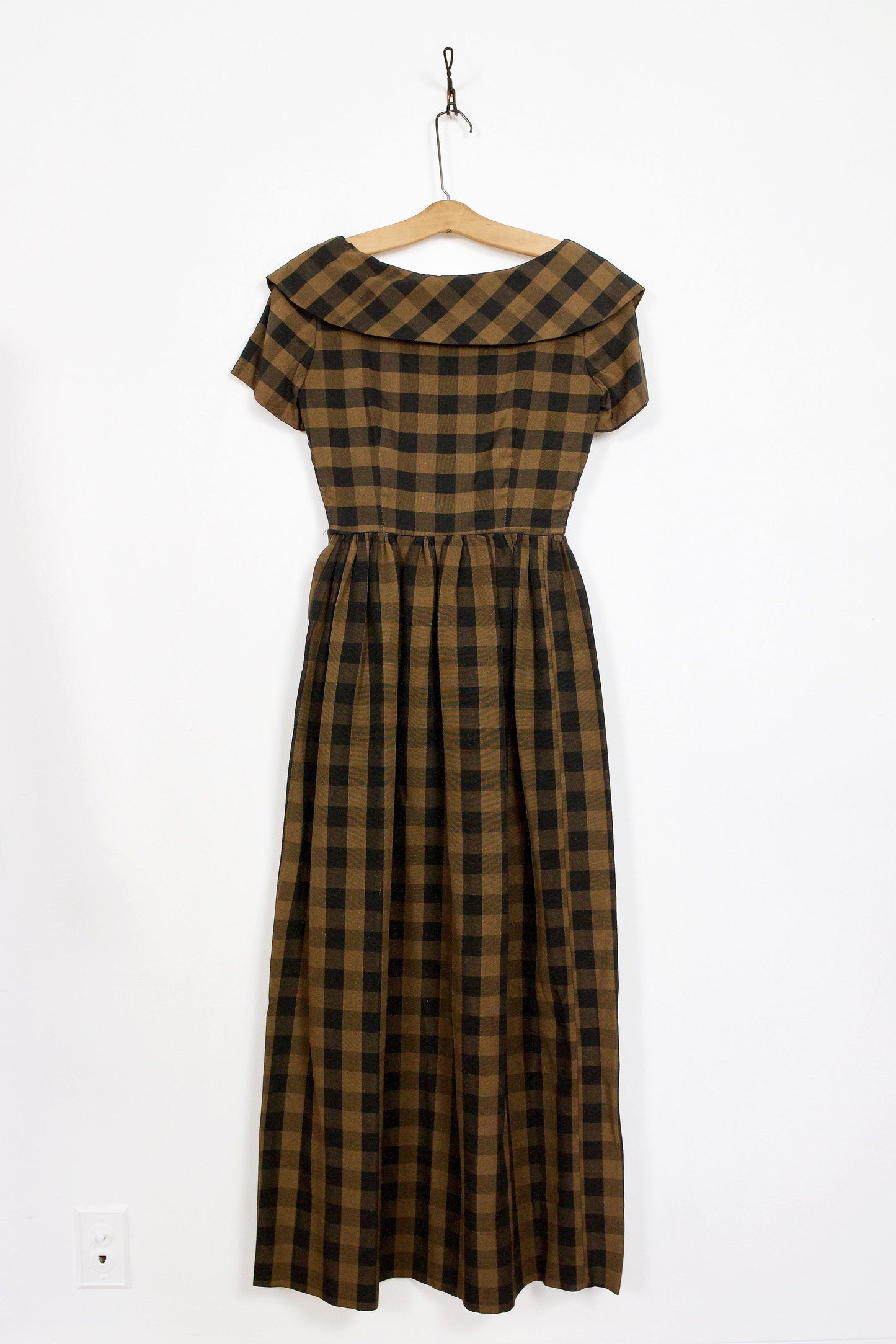 Vintage Plaid Prairie Maxi Dress-closiTherapi | vinTage