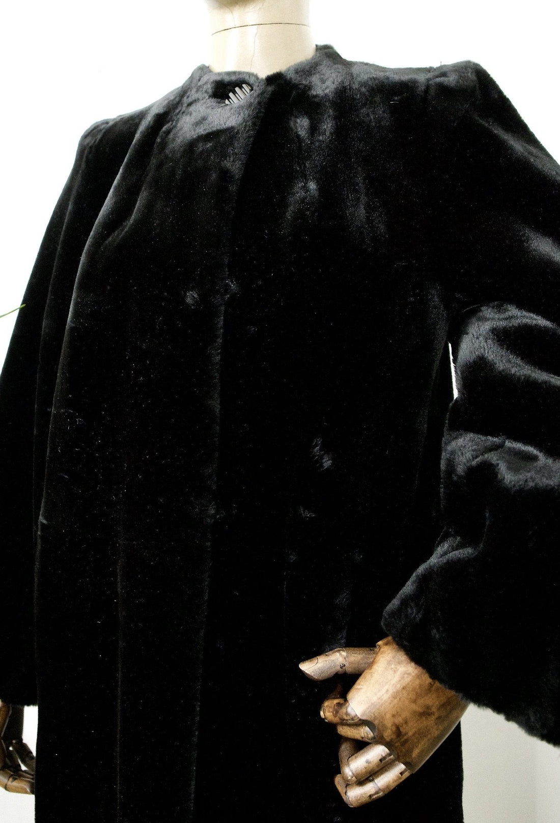 Vintage Plush Faux Fur Cocoon Coat-closiTherapi | vinTage