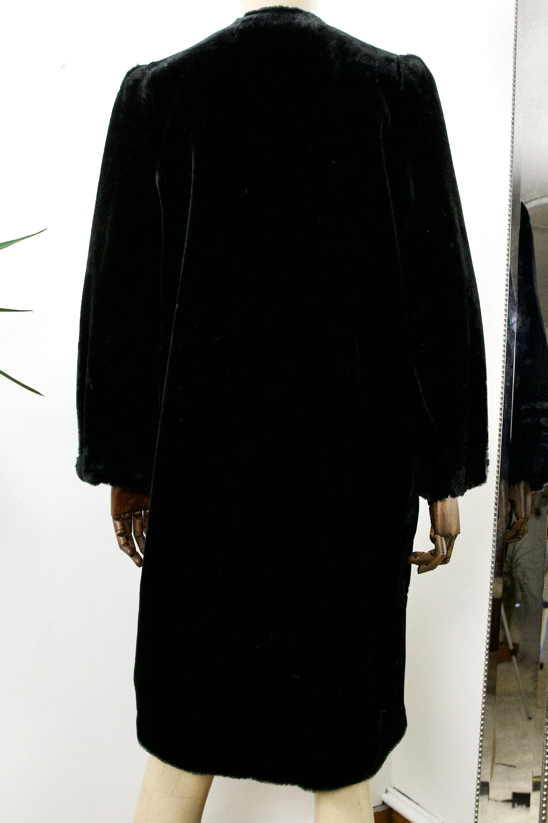Vintage Plush Faux Fur Cocoon Coat-closiTherapi | vinTage