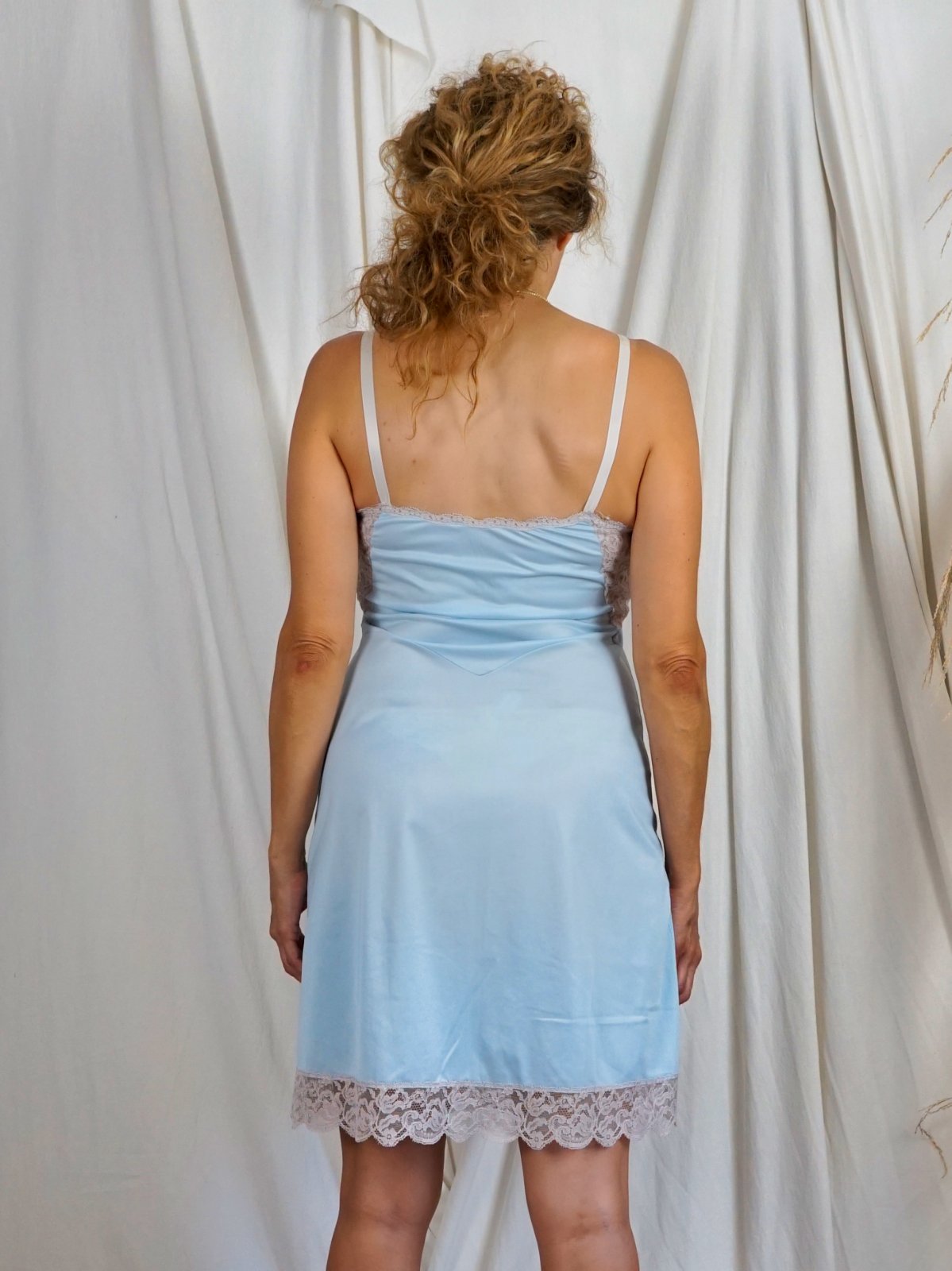 Vintage Powder Blue Lace Slip-closiTherapi | vinTage
