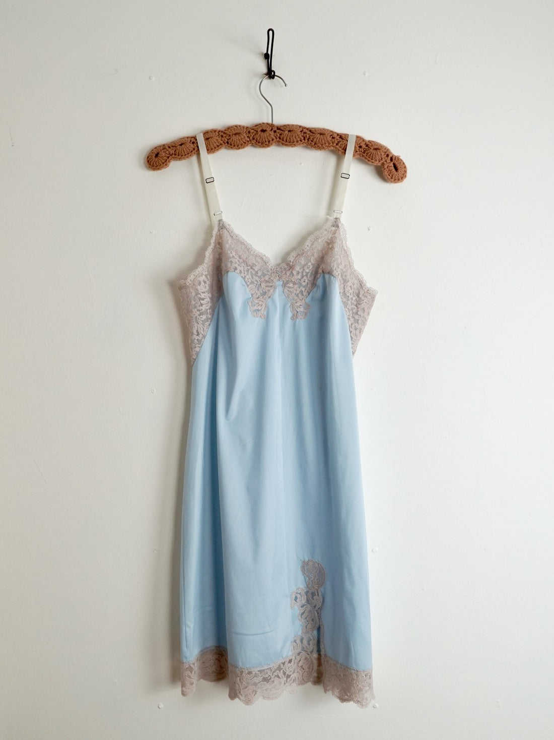 Vintage Powder Blue Lace Slip-closiTherapi | vinTage