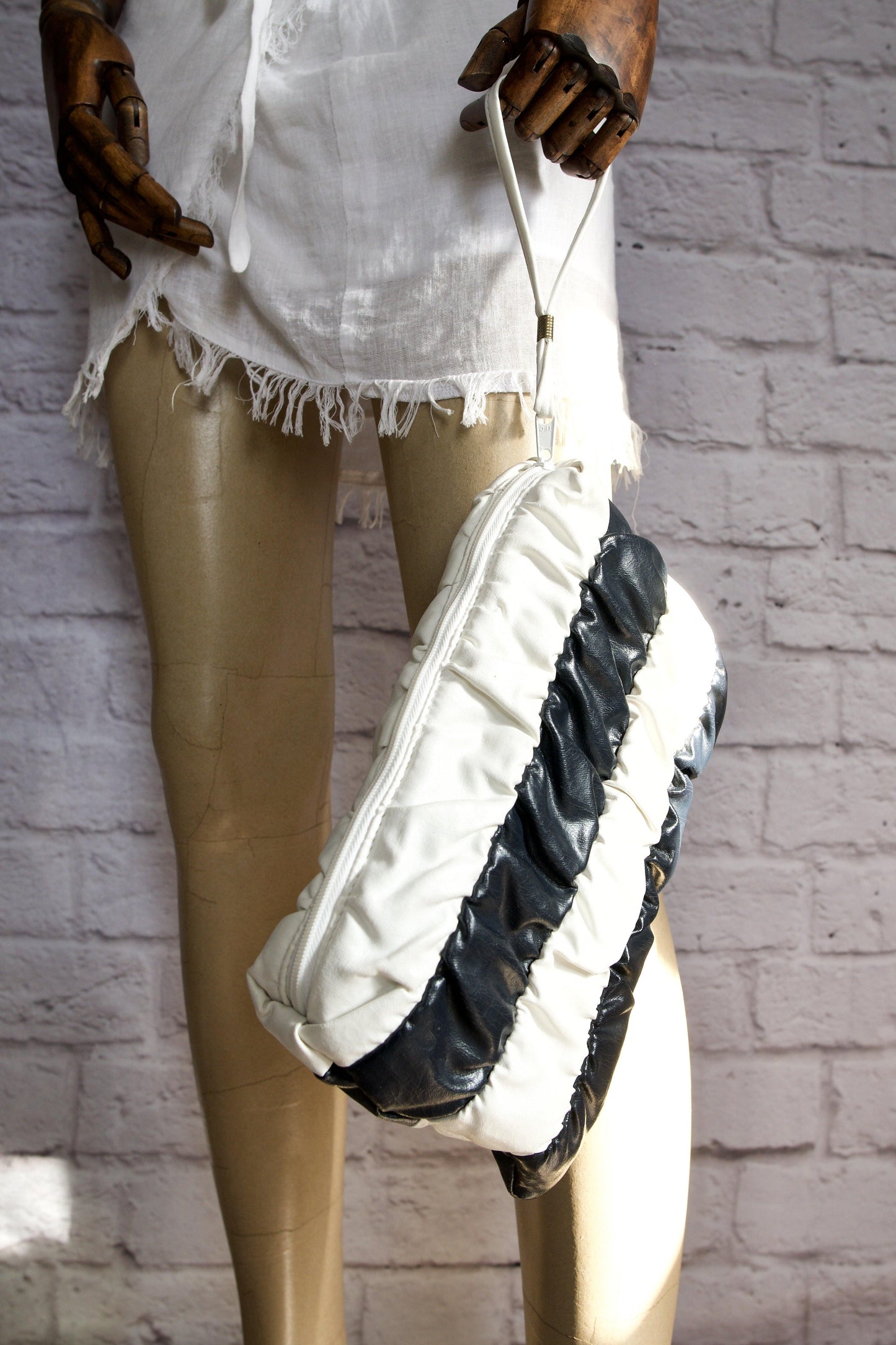 Vintage Puffer Stripe Clutch Bag-closiTherapi | vinTage