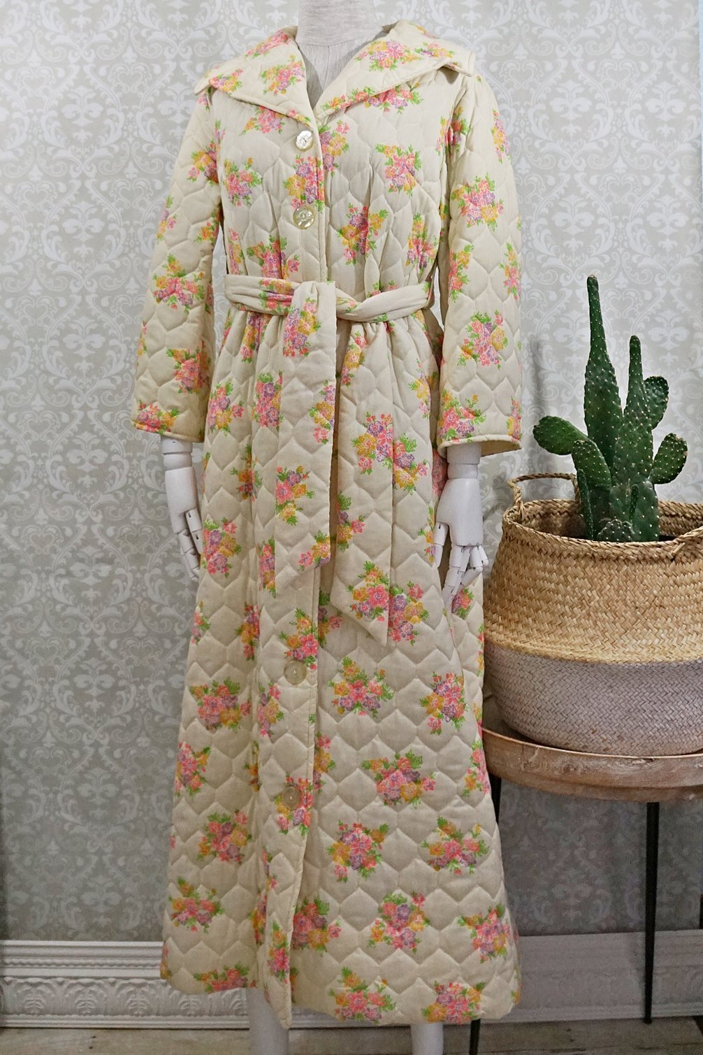 Vintage Quilted Floral Robe-closiTherapi | vinTage